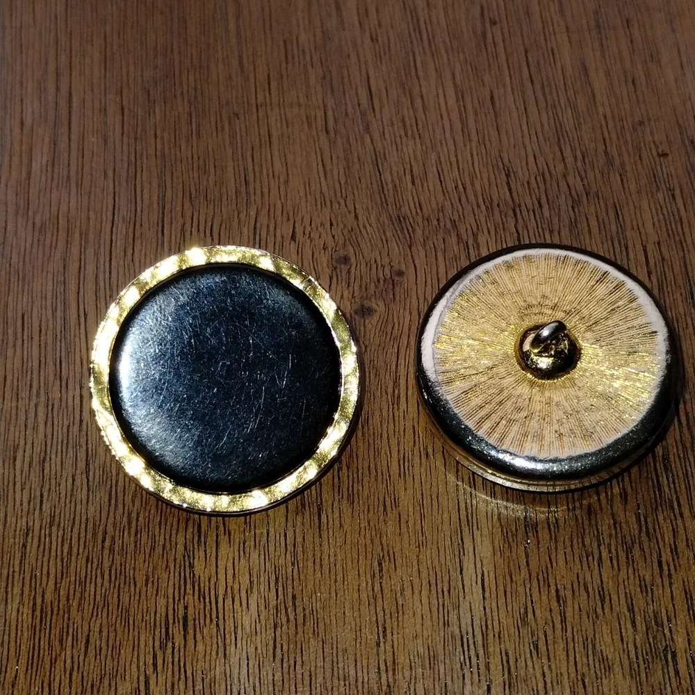 Black Buttons